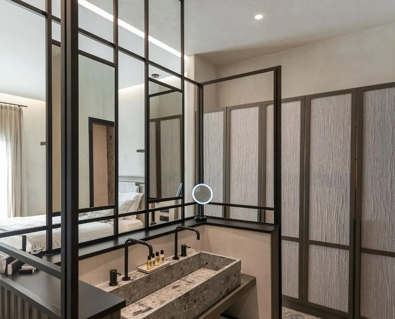 Aeonic Suites And Spa Mykonos Town 5*,
