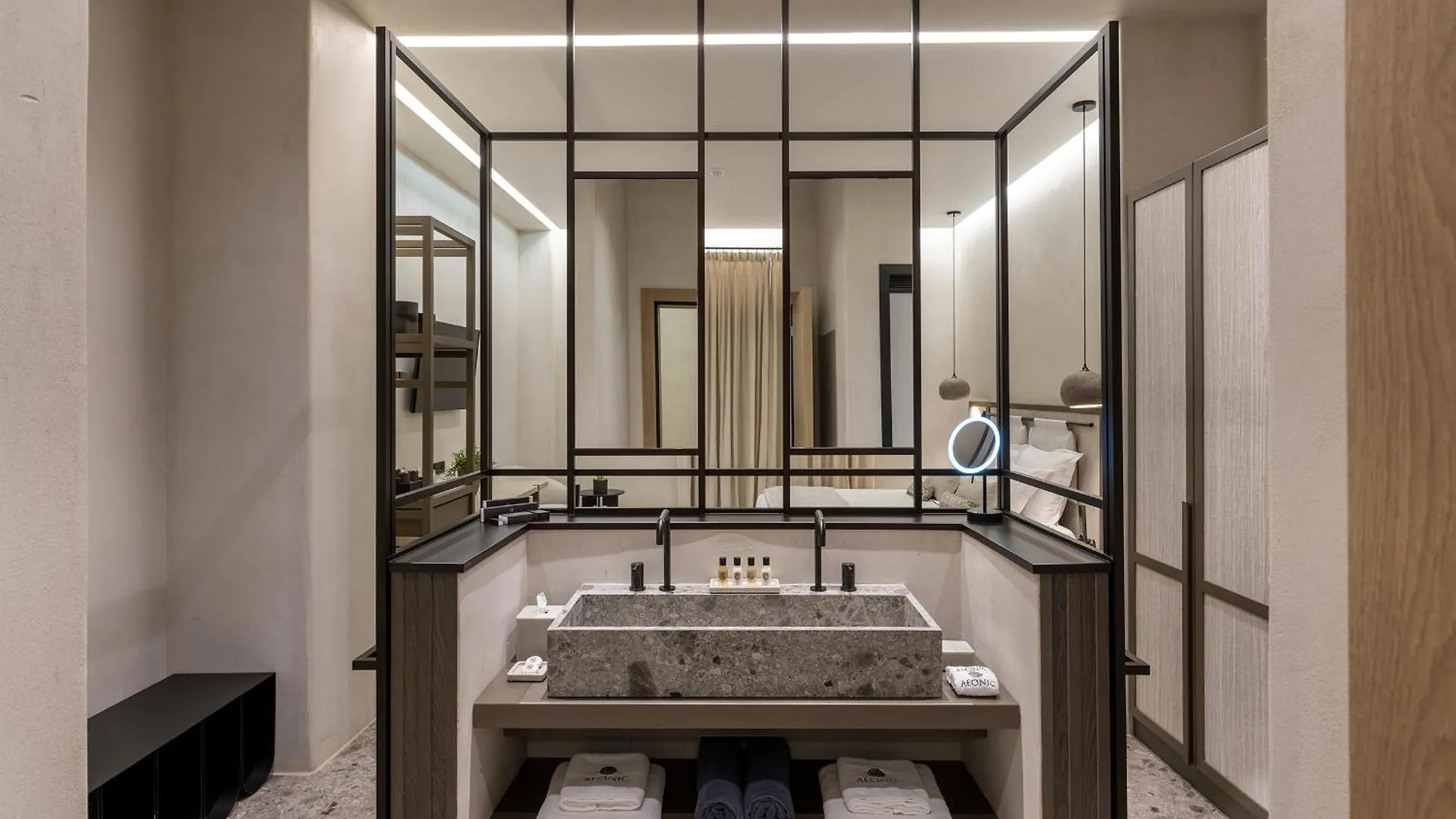 Aeonic Suites And Spa Mykonos Town 5*,