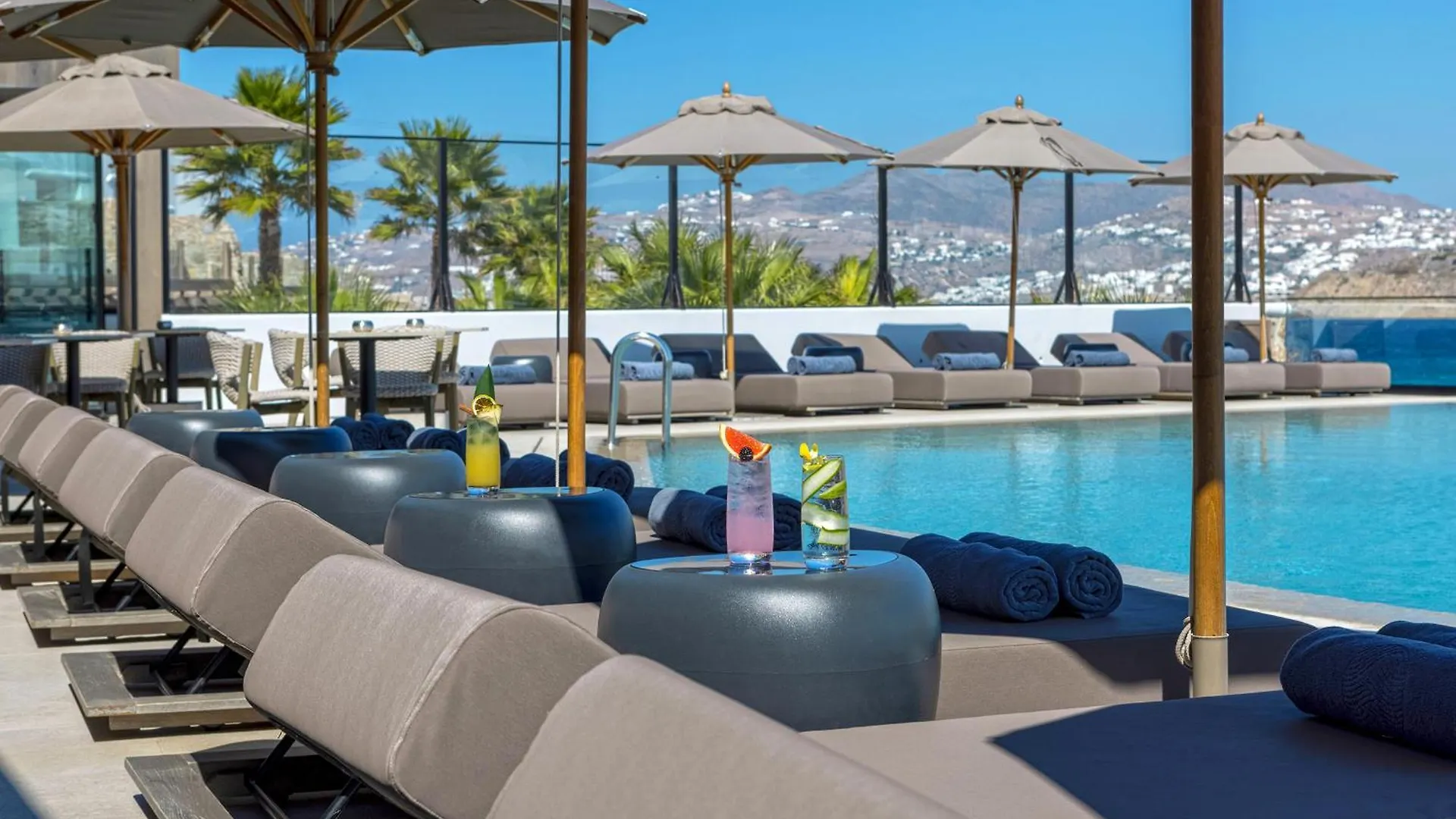 Aeonic Suites And Spa Mykonos Town 5*,