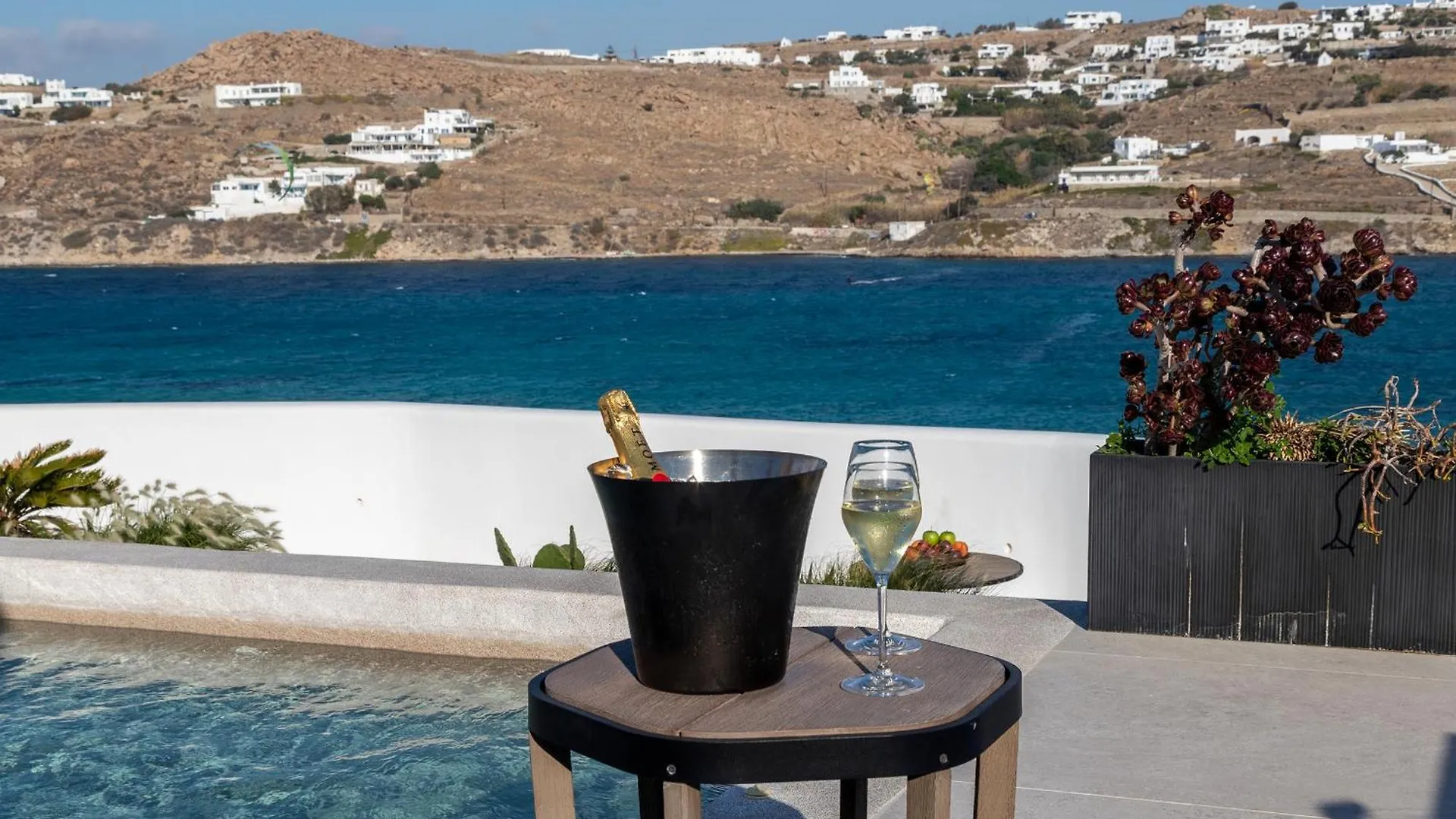 Aeonic Suites And Spa Mykonos Town Hotel