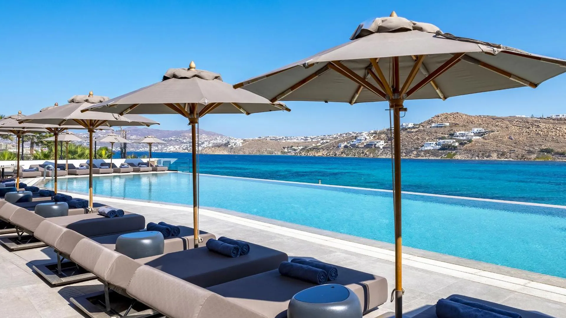 Aeonic Suites And Spa Mykonos Town