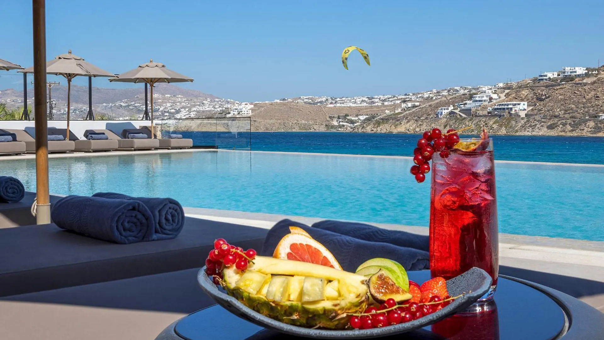 Aeonic Suites And Spa Mykonos Town 5*,